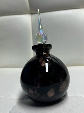 Art Glass Perfume Bottle Black
Iridescent Stopper